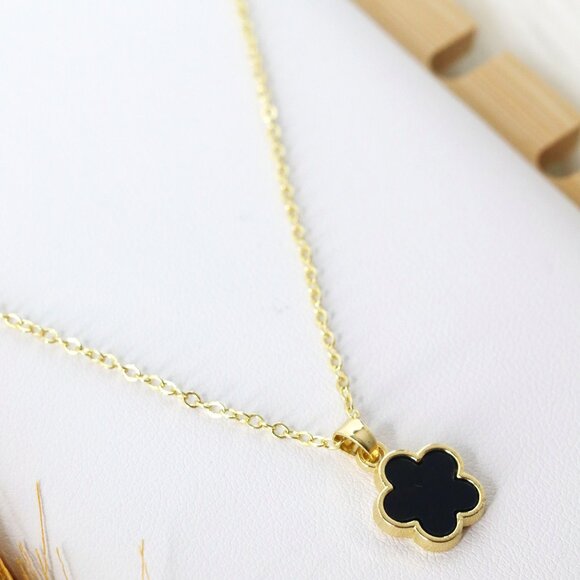 Sleek Mother of Pearl & Stainless Steel Necklace - Everyday Elegance - Picture 3 of 3